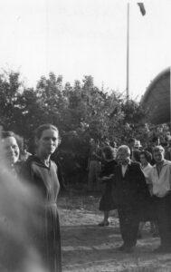 Eugenija Mačiulienė su Aldona Mačiulyte Masaitiene 1960m Vingio parkas